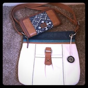 The Sak purse and matching wallet.Great Condition